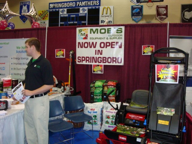 moes.jpg